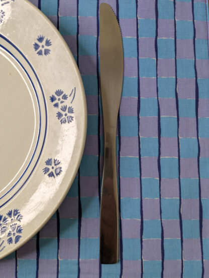 Sets de table bleus et parme à carreaux – Image 3