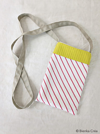Sac bandoulière blanc à rayures rouges – Image 3