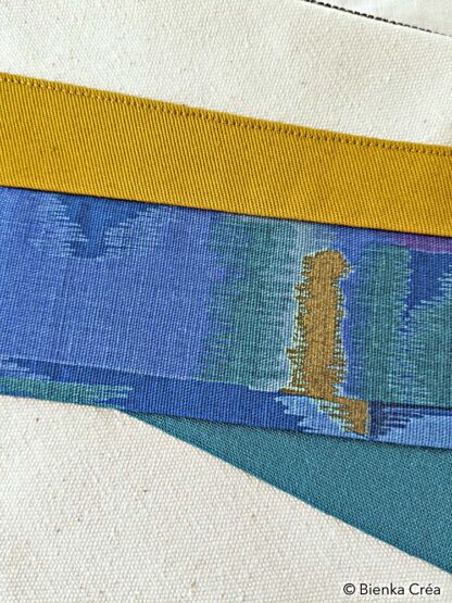 Pochette trousse demi-lune écrue, jaune et bleue – Image 4