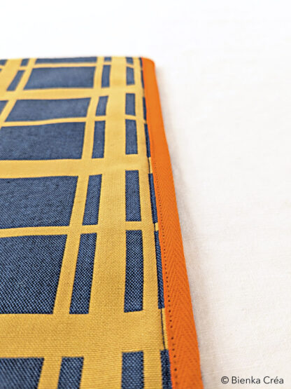 Dessous de plat bleu à carreaux jaunes – Image 4