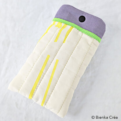 Étui-pochette matelassé blanc et parme – Image 3