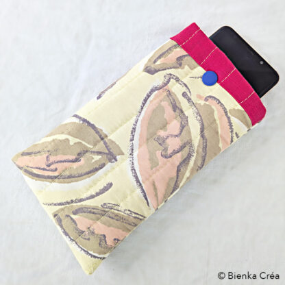 Étui-pochette matelassé jaune et rose à motifs floraux – Image 4