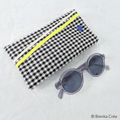 Étui-pochette matelassé vichy noir et blanc – Image 4
