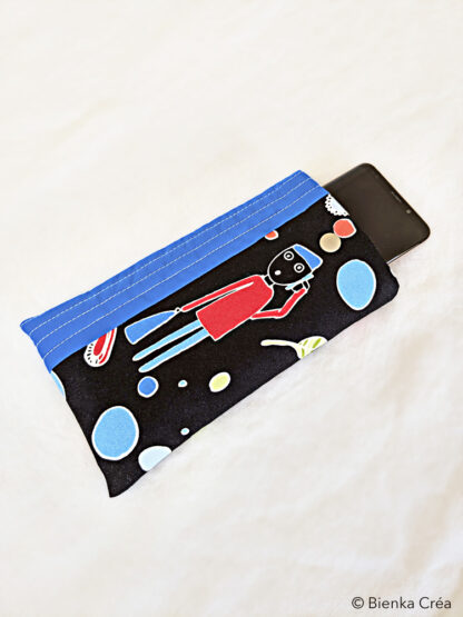 Étui-pochette noir et bleu à motifs – Image 4