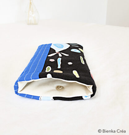 Étui-pochette noir et bleu à motifs – Image 5