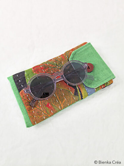 Étui-pochette à rabat vert et orange à motifs – Image 4