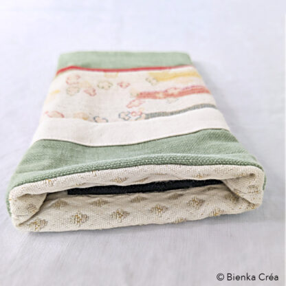 Étui-pochette doublé vert amande et orange à motifs – Image 3