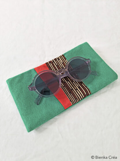 Étui-pochette doublé vert et marron à motifs graphiques – Image 2