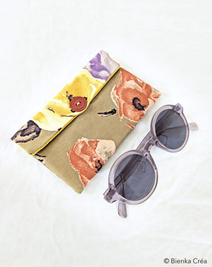 Pochette taupe à fleurs – Image 2