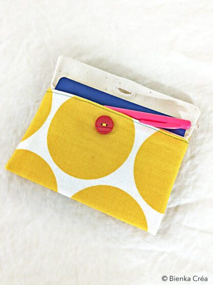 Pochette blanche à gros pois jaunes