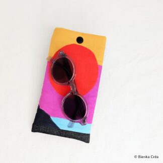 Étui-pochette noir et multicolore